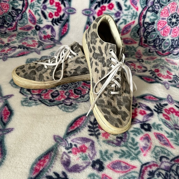 Vans Hairy Suede Old Skool Leopard Print Sneakers - Picture 3 of 5